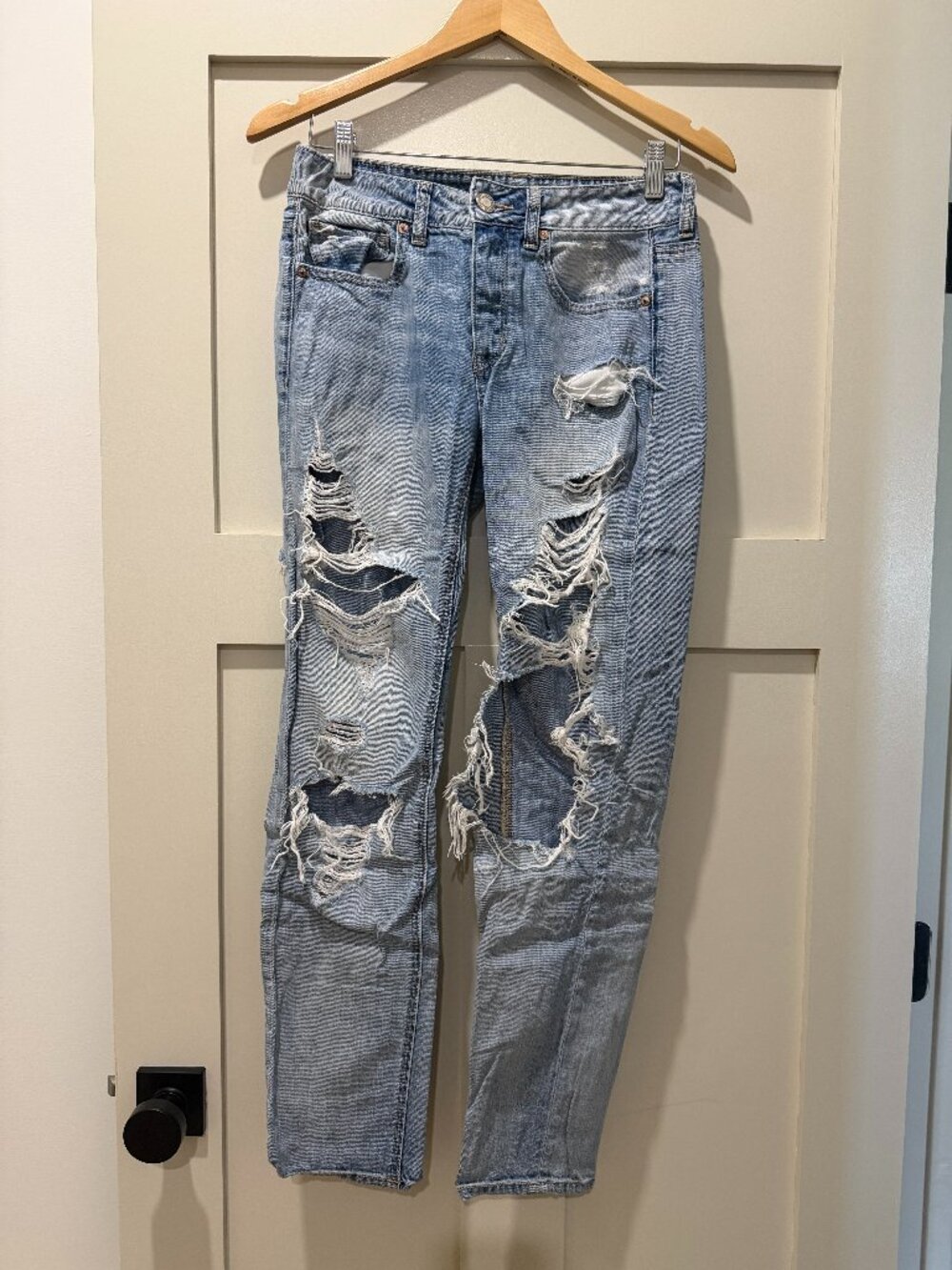 Women's American Eagle AE Tomgirl Jeans Size 2